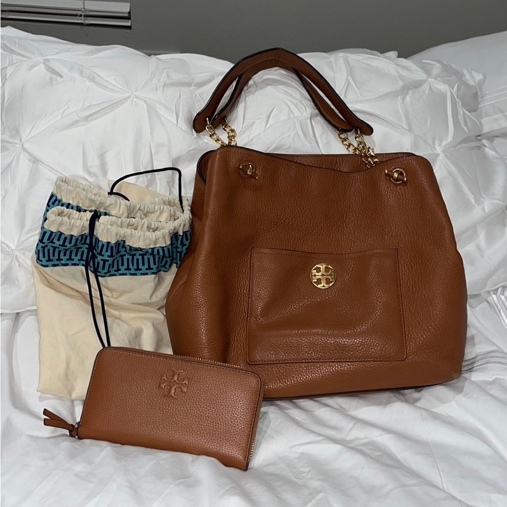 Tory Burch Chelsea Slouchy Tote , wallet, & dust bag